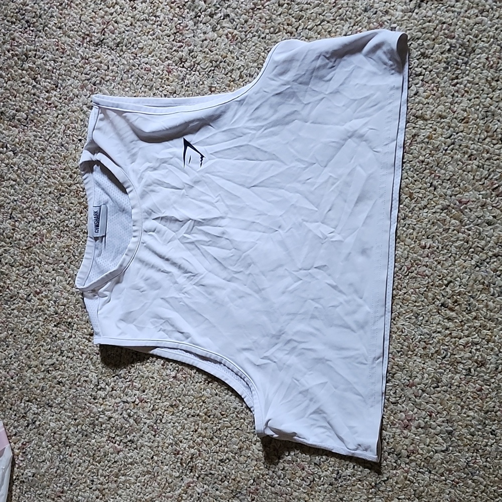 White gymshark crop top